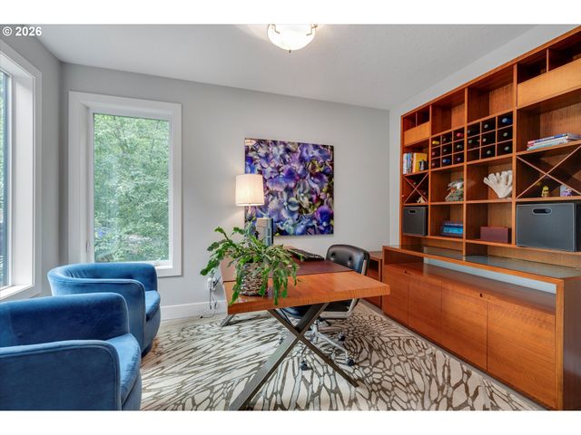 9629 Sw 18TH Pl, Portland, OR 97219