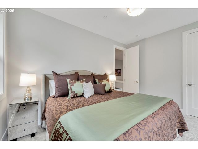 9629 Sw 18TH Pl, Portland, OR 97219