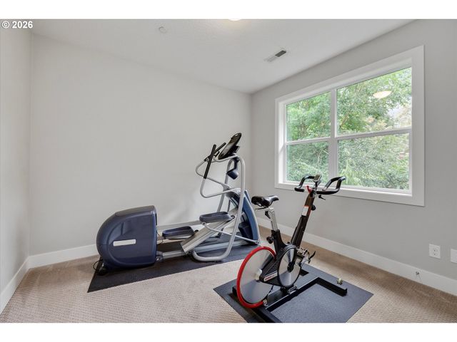 9629 Sw 18TH Pl, Portland, OR 97219