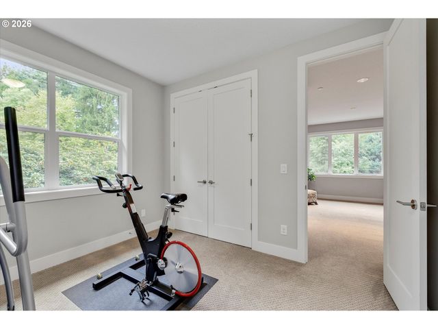 9629 Sw 18TH Pl, Portland, OR 97219