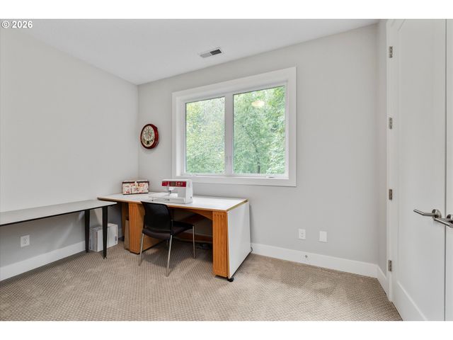 9629 Sw 18TH Pl, Portland, OR 97219