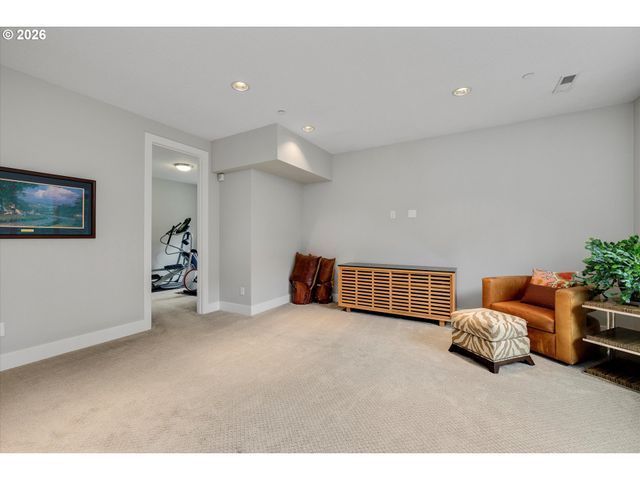 9629 Sw 18TH Pl, Portland, OR 97219