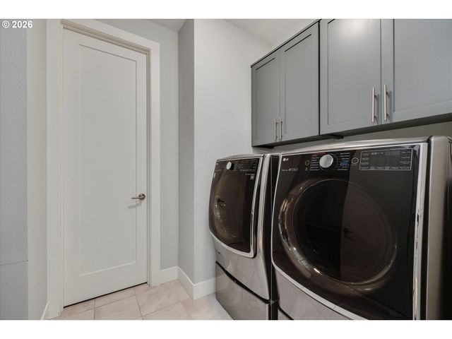 9629 Sw 18TH Pl, Portland, OR 97219
