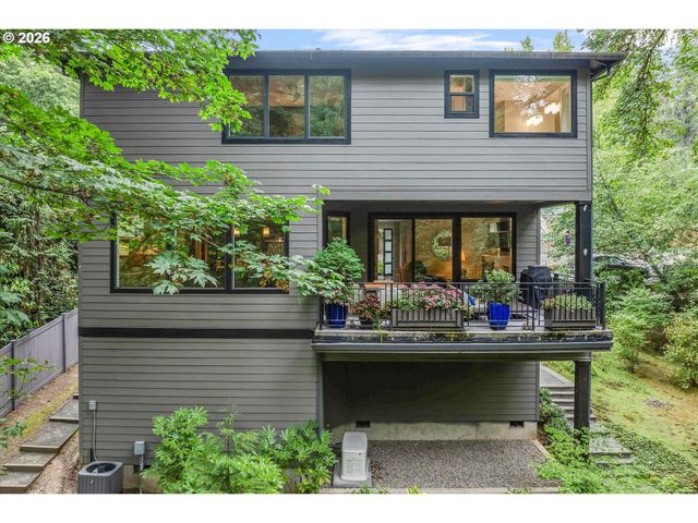 9629 Sw 18TH Pl, Portland, OR 97219