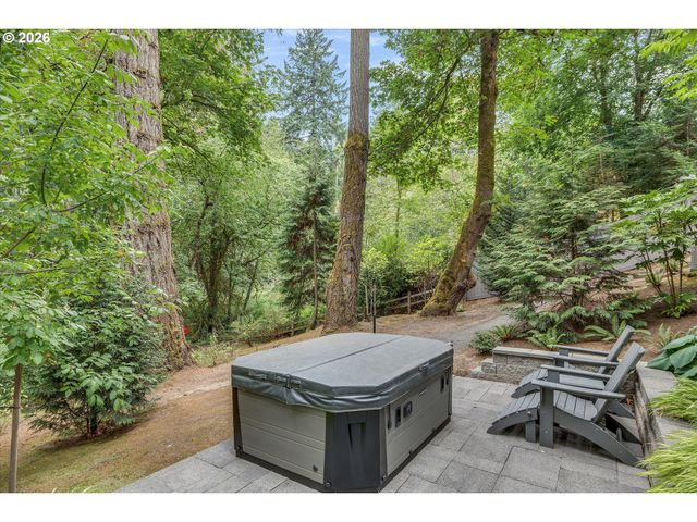 9629 Sw 18TH Pl, Portland, OR 97219