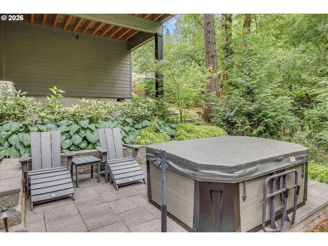 9629 Sw 18TH Pl, Portland, OR 97219