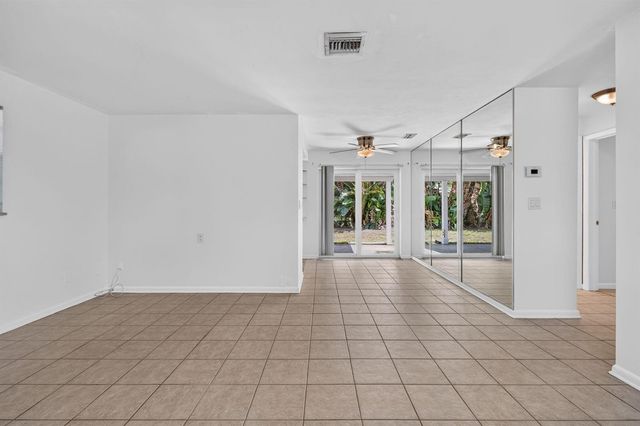 101 E Beverly Road E, Jupiter, FL 33469