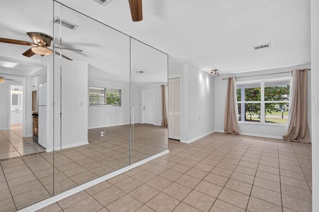 101 E Beverly Road E, Jupiter, FL 33469