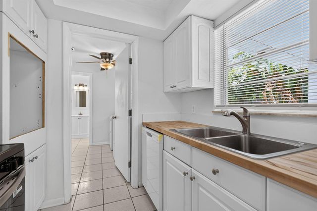 101 E Beverly Road E, Jupiter, FL 33469