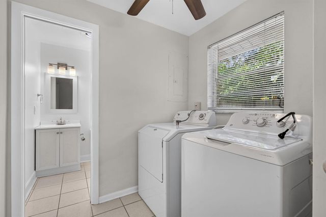 101 E Beverly Road E, Jupiter, FL 33469