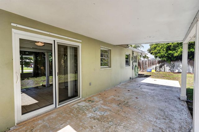 101 E Beverly Road E, Jupiter, FL 33469
