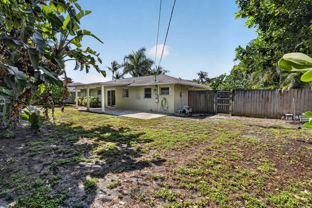 101 E Beverly Road E, Jupiter, FL 33469