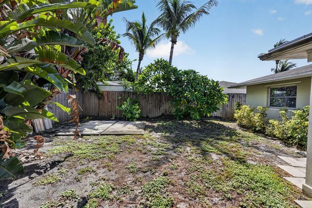 101 E Beverly Road E, Jupiter, FL 33469