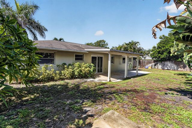 101 E Beverly Road E, Jupiter, FL 33469