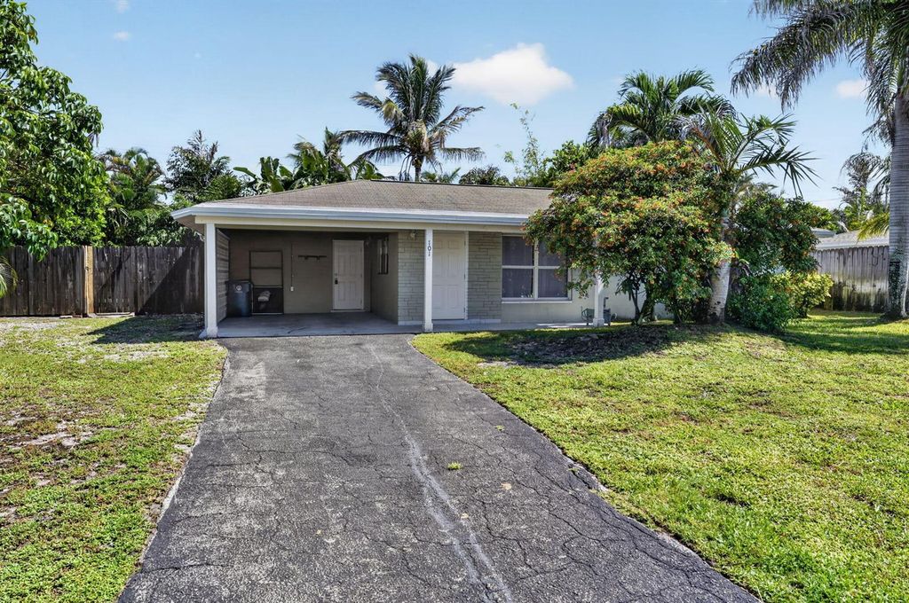 101 E Beverly Road E, Jupiter, FL 33469