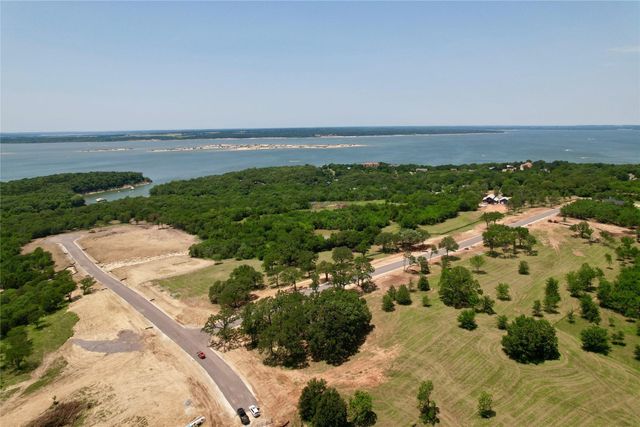 63 S Cresent Drive, Pottsboro, TX 75076