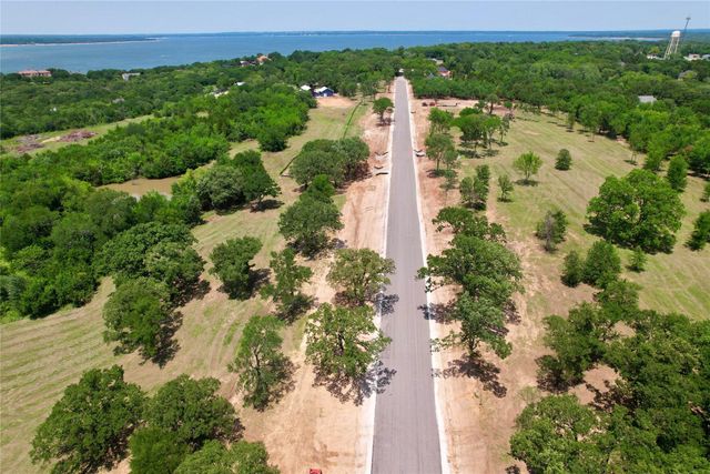63 S Cresent Drive, Pottsboro, TX 75076