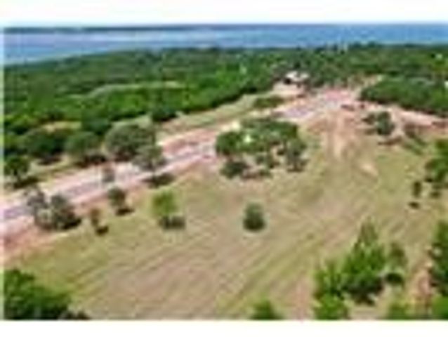 63 S Cresent Drive, Pottsboro, TX 75076