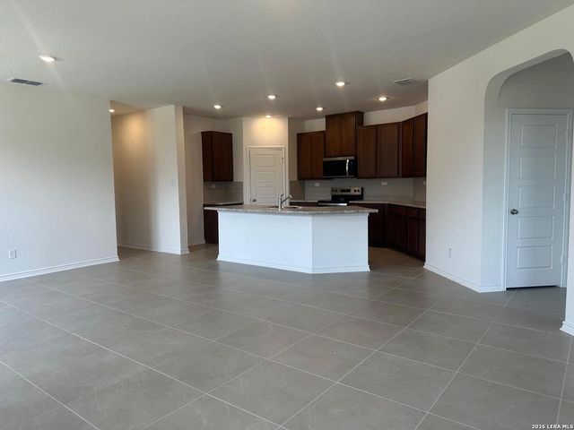 7806 Rock Wren Fall, San Antonio, TX 78253