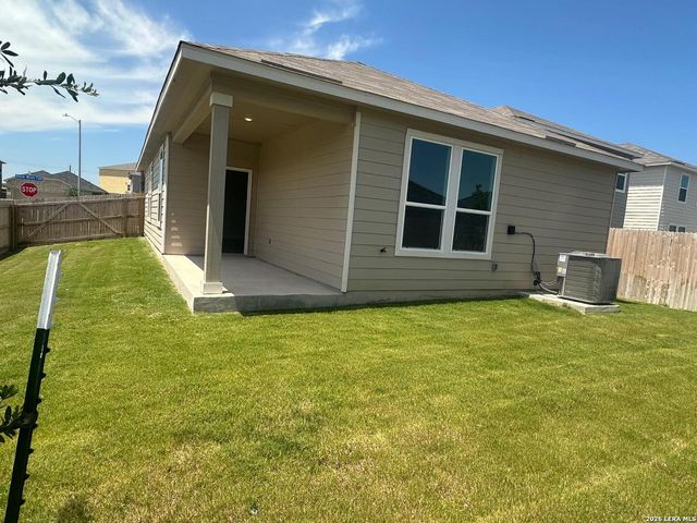 7806 Rock Wren Fall, San Antonio, TX 78253