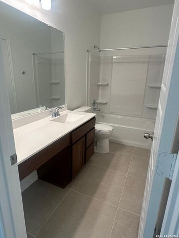 7806 Rock Wren Fall, San Antonio, TX 78253