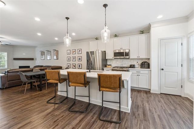 421 STOVALL Place, Woodstock, GA 30188