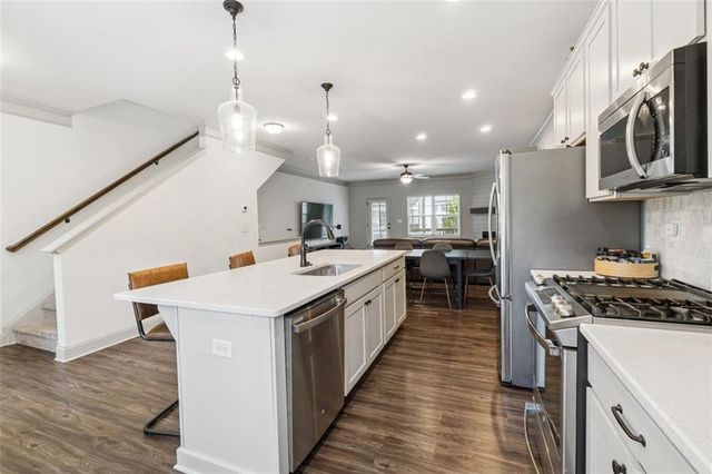 421 STOVALL Place, Woodstock, GA 30188