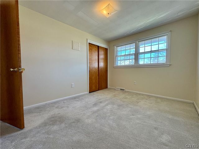 128 Washburn Drive, Dewitt, NY 13057