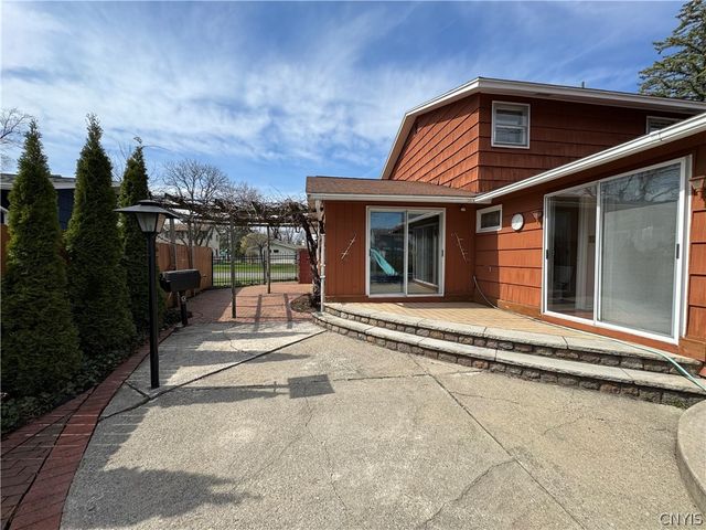 128 Washburn Drive, Dewitt, NY 13057
