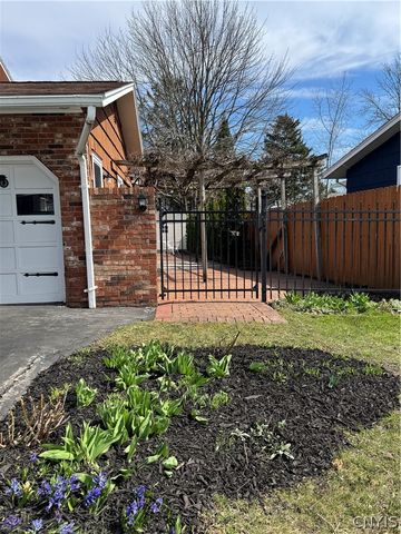 128 Washburn Drive, Dewitt, NY 13057