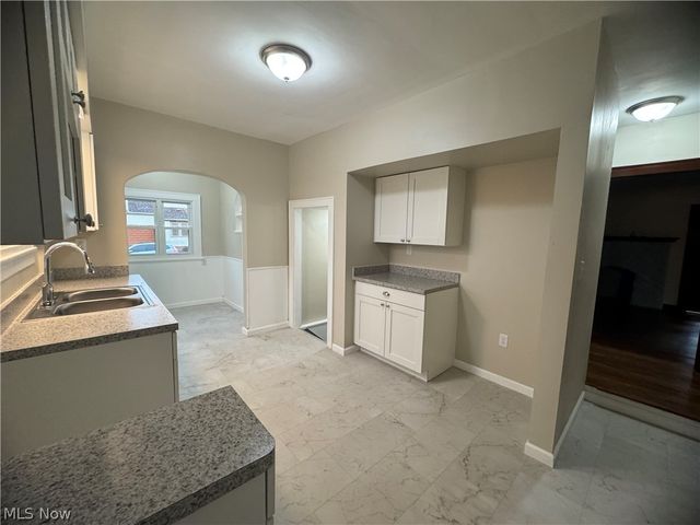 512 Clearmont Drive, Youngstown, OH 44511