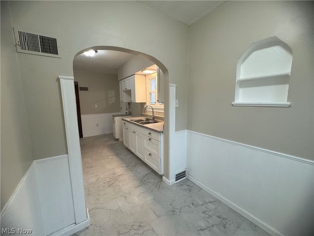 512 Clearmont Drive, Youngstown, OH 44511