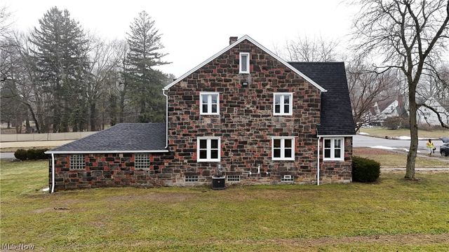 512 Clearmont Drive, Youngstown, OH 44511