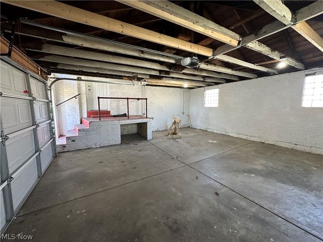 512 Clearmont Drive, Youngstown, OH 44511