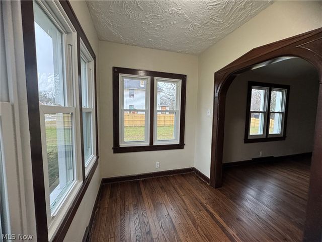 512 Clearmont Drive, Youngstown, OH 44511