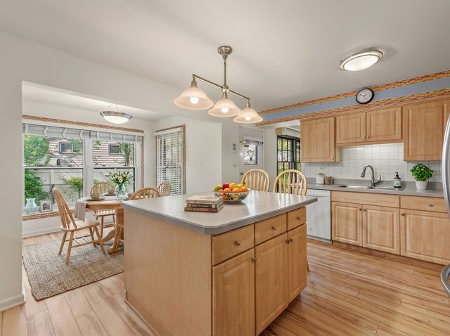 3116 Mary Kay Lane, Glenview, IL 60026