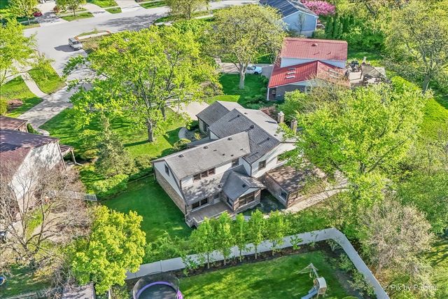 3116 Mary Kay Lane, Glenview, IL 60026