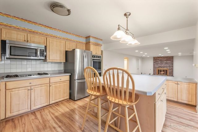 3116 Mary Kay Lane, Glenview, IL 60026