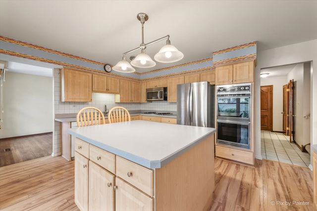 3116 Mary Kay Lane, Glenview, IL 60026