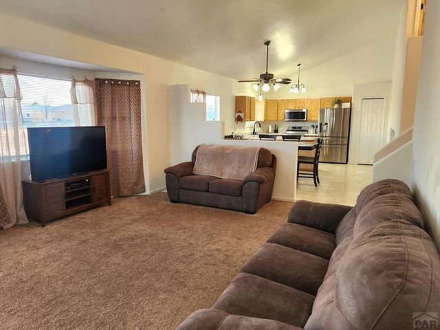 1467 W Plaza De Los Leones Dr, Pueblo West, CO 81007