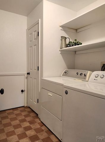 1467 W Plaza De Los Leones Dr, Pueblo West, CO 81007