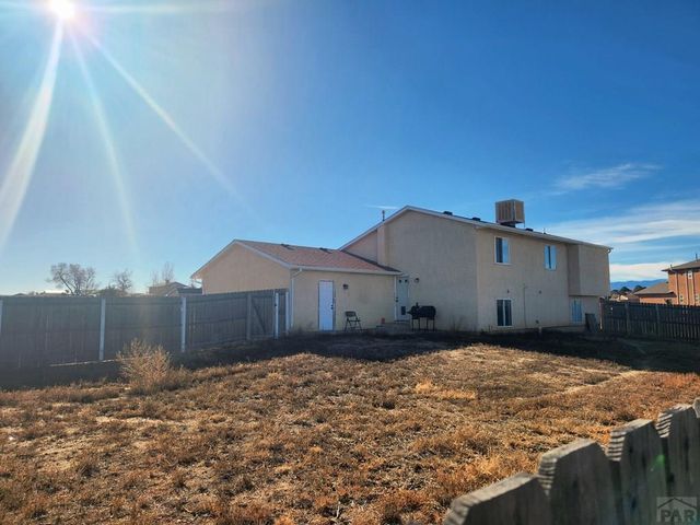 1467 W Plaza De Los Leones Dr, Pueblo West, CO 81007