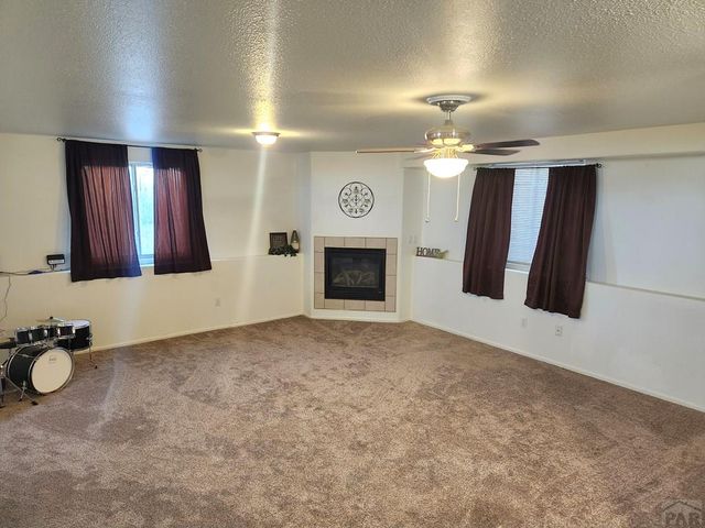 1467 W Plaza De Los Leones Dr, Pueblo West, CO 81007