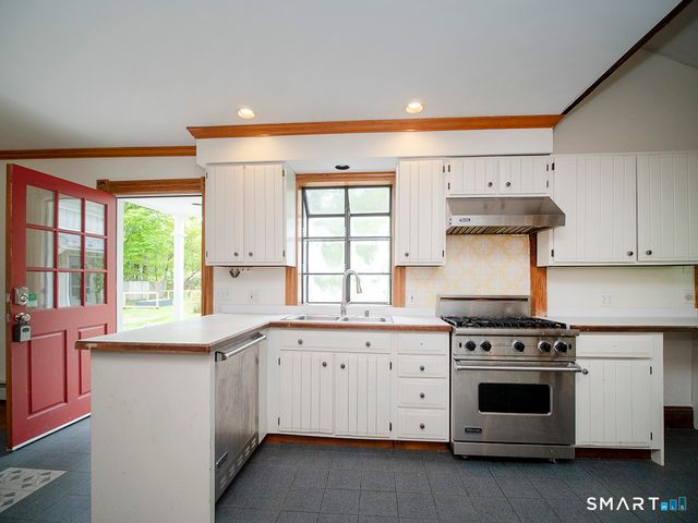 388 Amity Road, Woodbridge, CT 06525