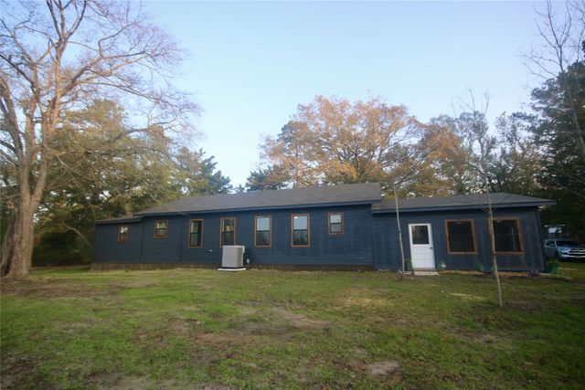 514 E Linn Street, Huntington, TX 75949