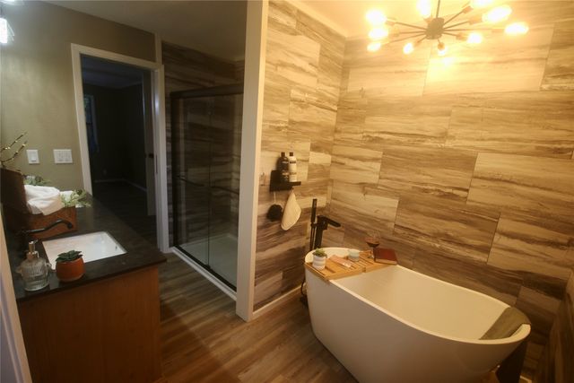 514 E Linn Street, Huntington, TX 75949