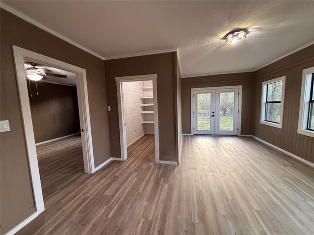 514 E Linn Street, Huntington, TX 75949