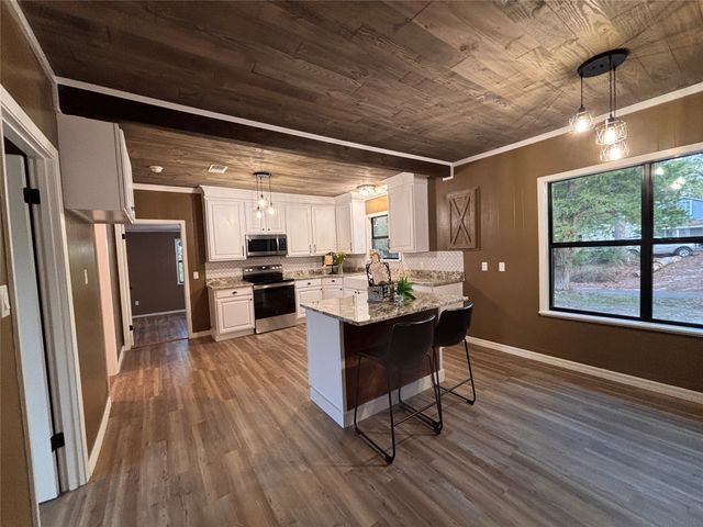 514 E Linn Street, Huntington, TX 75949