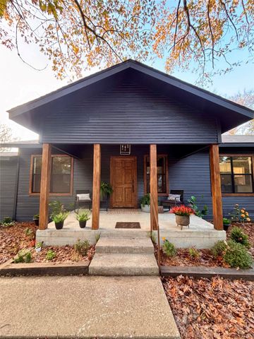 514 E Linn Street, Huntington, TX 75949