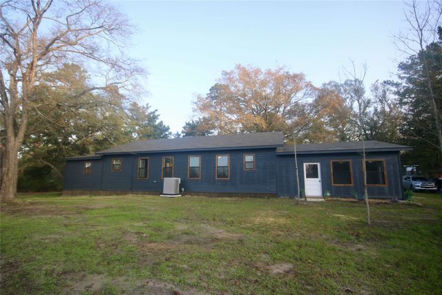 514 E Linn Street, Huntington, TX 75949